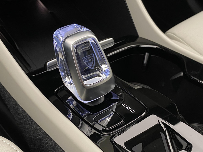 Volvo XC40 B4 DARK ULTRA AUT CZ