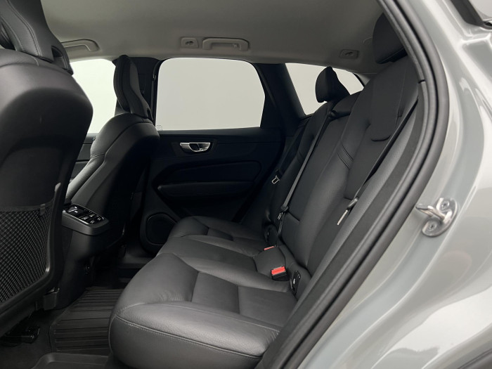 Volvo XC60 B4 AWD PLUS DARK AUT 1.maj.