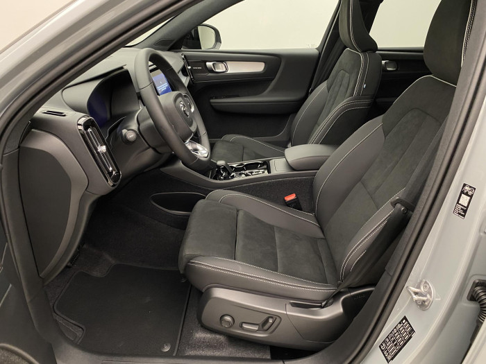 Volvo XC40 B3 AUT PLUS BLACK EDITION