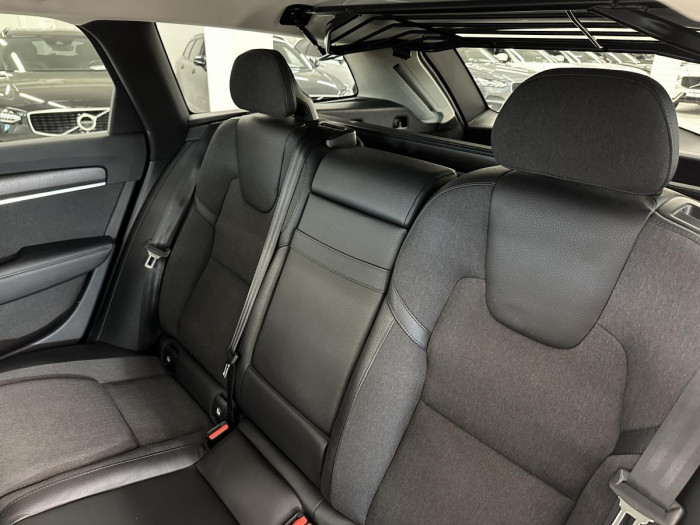 Volvo V90 CROSS COUNTRY T5 REZERVACE