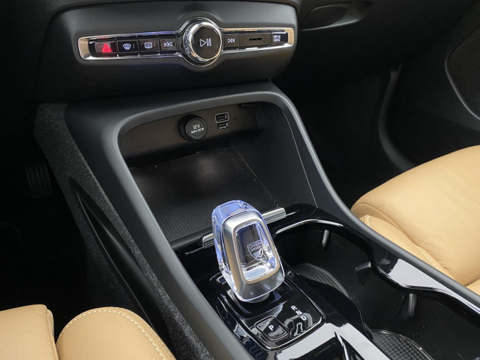 Volvo XC40 B4 AWD INSCRIPTION AUT CZ