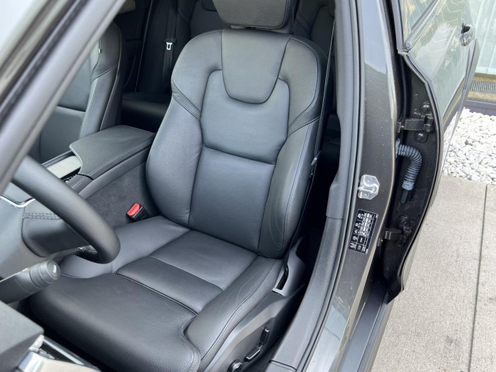 Volvo V90 CROSS COUNTRY B4 AWD Aut 1.maj