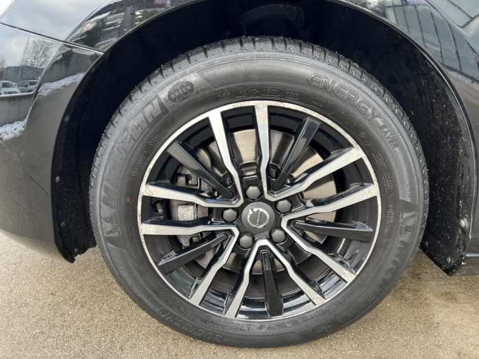 Volvo V40 T3 MOMENTUM Aut CZ 1.5 Momentum