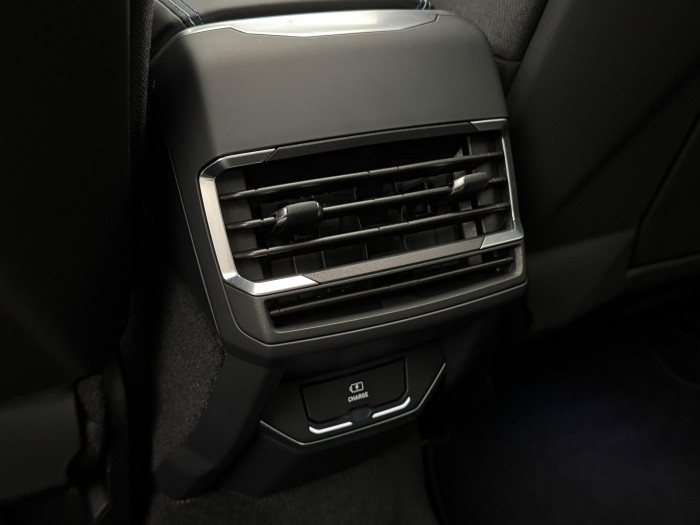 Lynk & Co 01 PHEV DCT AUT 1.maj