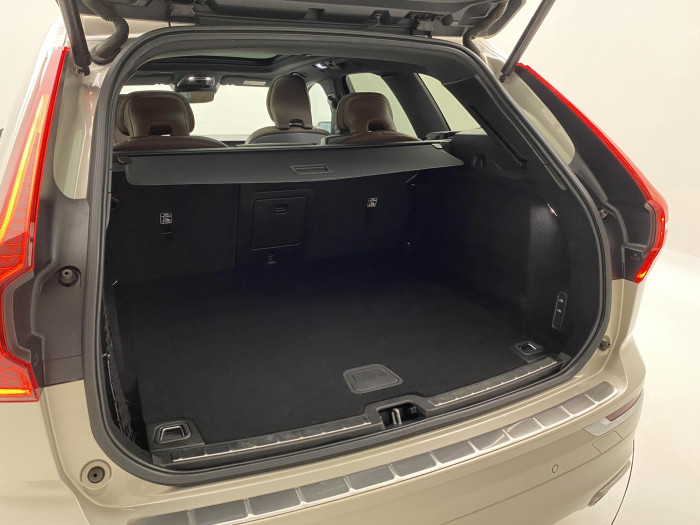 Volvo XC60 B5 AWD INSCRIPTION AUT CZ