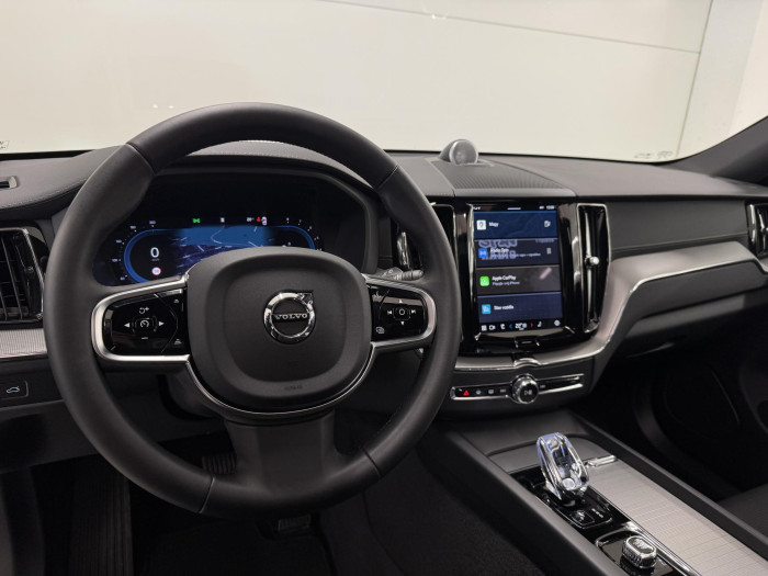 Volvo XC60 B5 AWD ULTIMATE REZERVACE