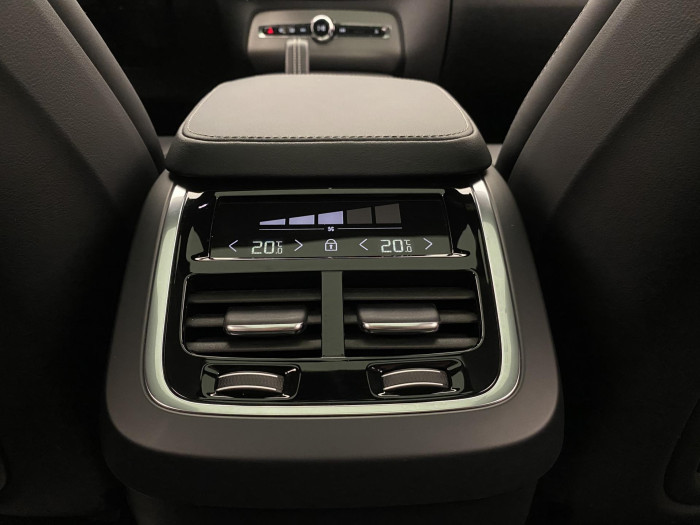 Volvo XC90 B6 AWD R-DESIGN AUT