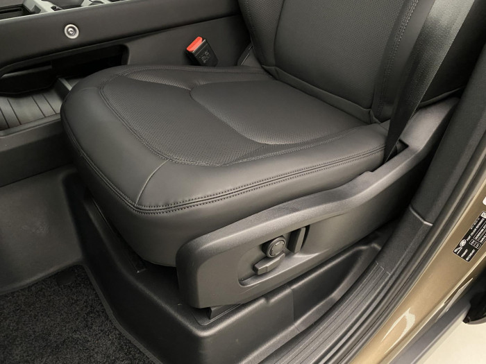 Land Rover Defender 110 D300 X-DYNAMIC SE AWD AUT 3.0 d Dynamic SE