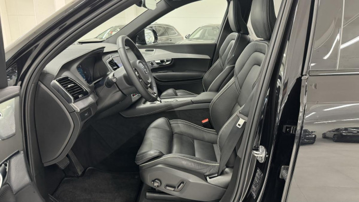 Volvo XC90 B5 AWD ULTIMATE DARK REZERVACE