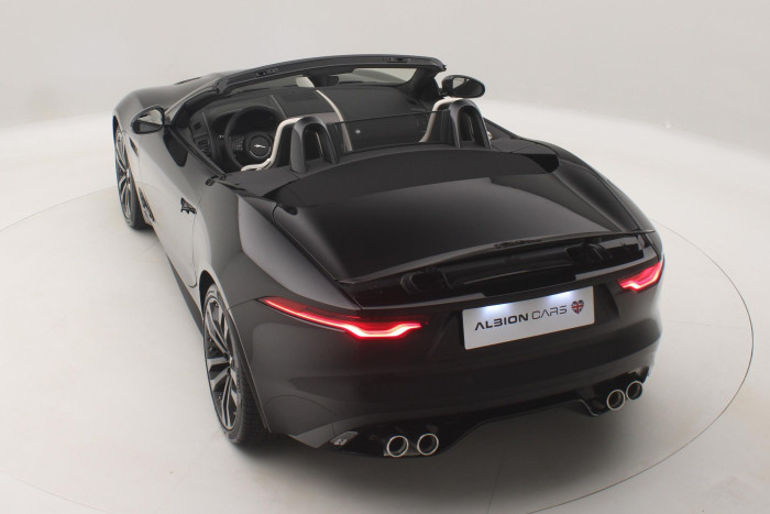 Jaguar F-Type P450 CABRIOLET 75 REZERVACE