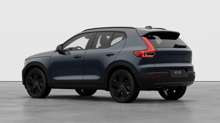 Volvo XC40 B3 AUT PLUS BLACK EDITION