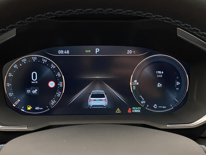 Lynk & Co 01 PHEV DCT AUT 1.maj. REZERVACE