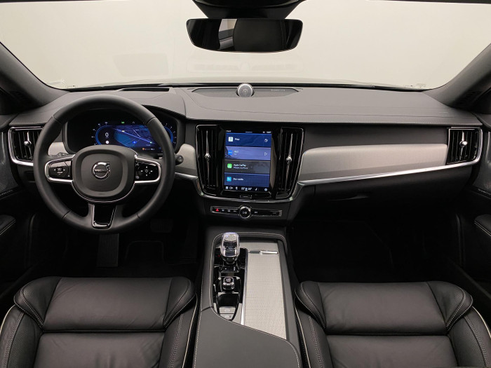 Volvo V90 B5 ULTIMATE DARK AUT 1.maj