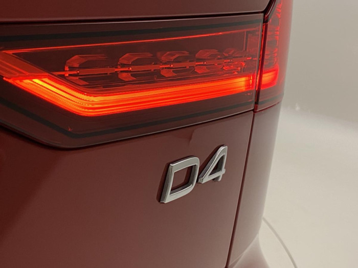 Volvo V60 D4 MOMENTUM CZ REZERVACE 2.0 d Momentum