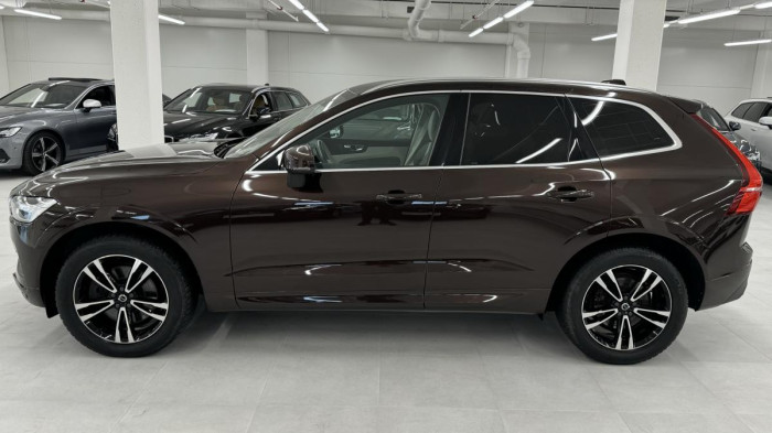 Volvo XC60 T5 AWD MOMENTUM REZERVACE 2.0 Momentum