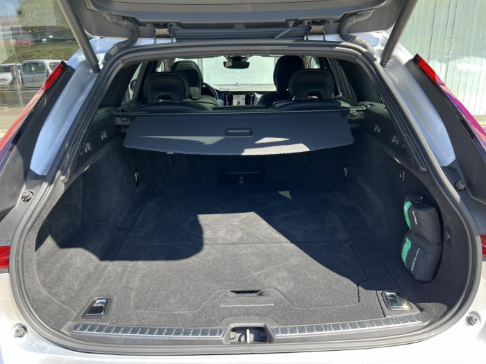 Volvo V90 B5 AWD R-DESIGN Aut 1.maj.