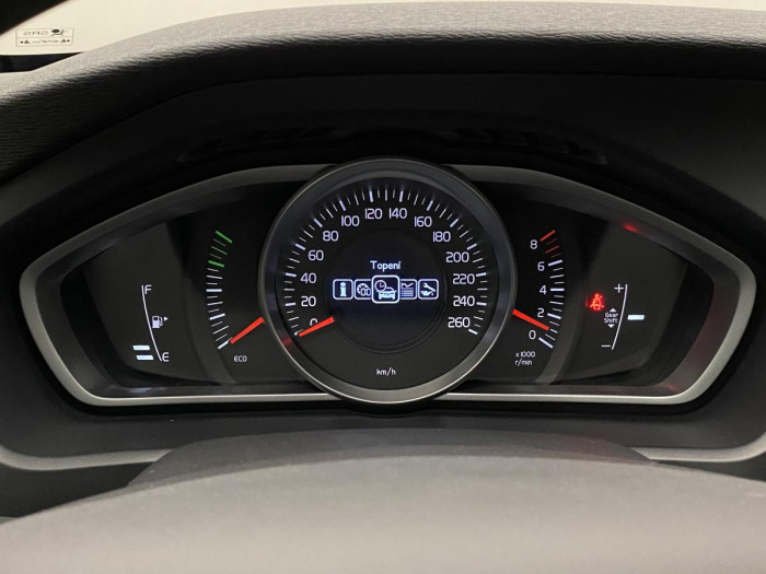 Volvo V40 T2 NEZÁVISLÉ TOPENÍ REZERVACE