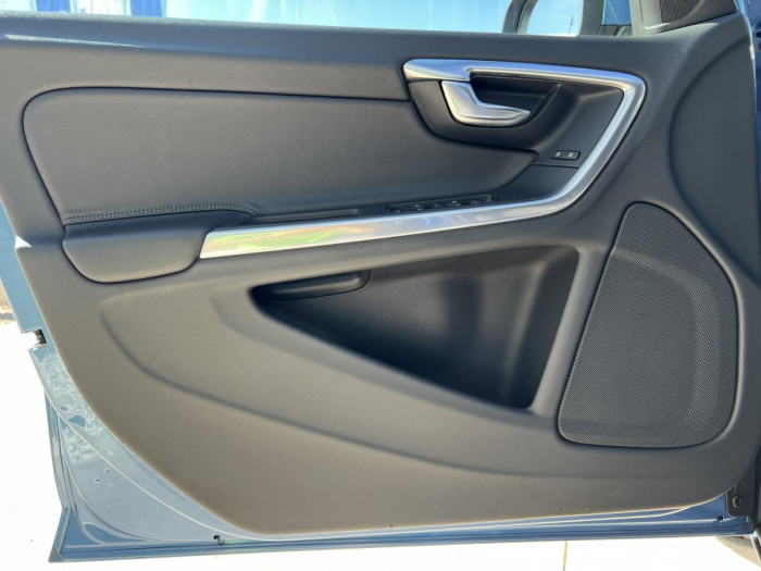Volvo V60 D4 NEZ.TOPENÍ Aut 2.0 d