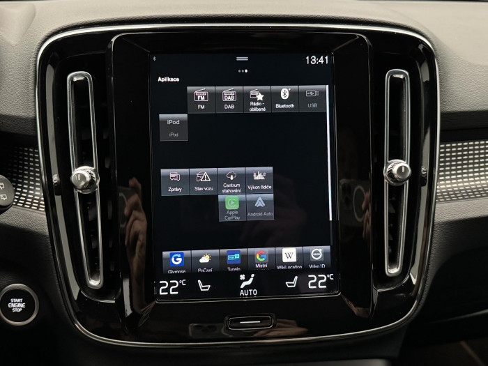 Volvo XC40 T3 R-DESIGN AUT CZ REZERVACE