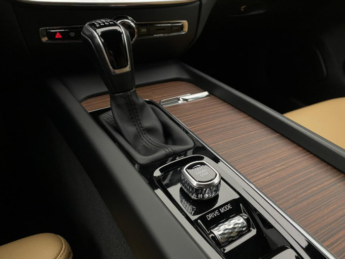 Volvo V60 D3 MOMENTUM NAVIGACE REZERVACE 2.0 d Momentum