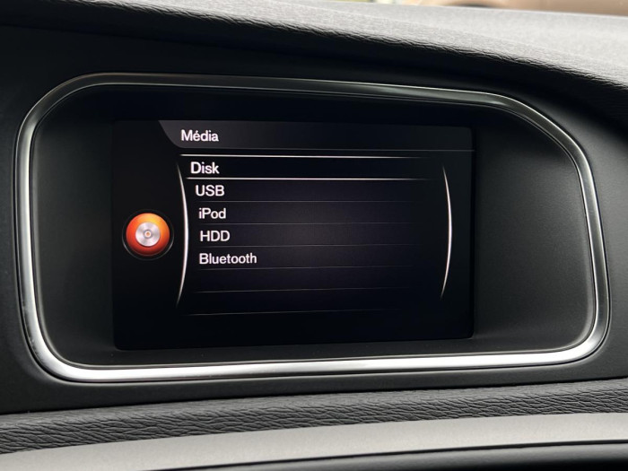 Volvo V40 D2 NAVIGACE 1.maj. 2.0 d