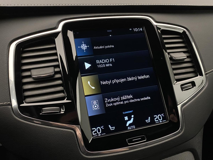 Volvo XC90 T8 AWD R-DESIGN REZERVACE