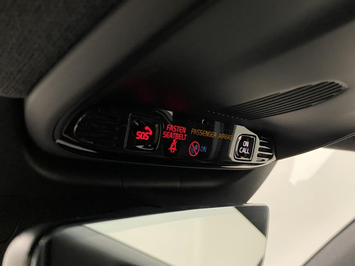 Volvo XC40 B4 AWD R-DESIGN AUT REZERVACE