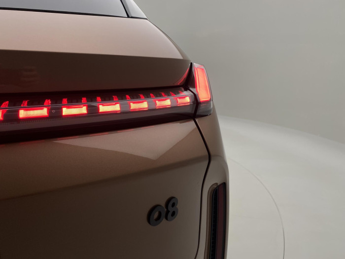 Lynk & Co 08 MORE PHEV