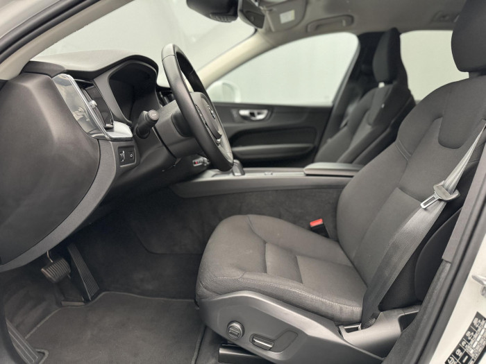 Volvo XC60 B4 AWD PLUS DARK AUT CZ