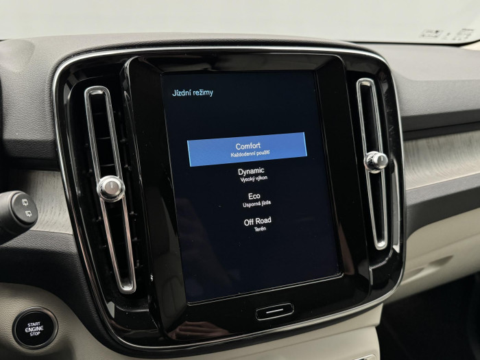 Volvo XC40 B4 INSCRIPTION AUT CZ 1 .maj