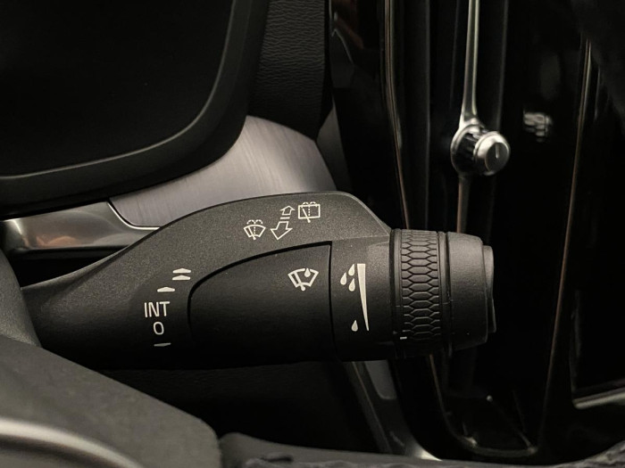 Volvo V60 B4 MOMENTUM AUT REZERVACE 2.0 Momentum