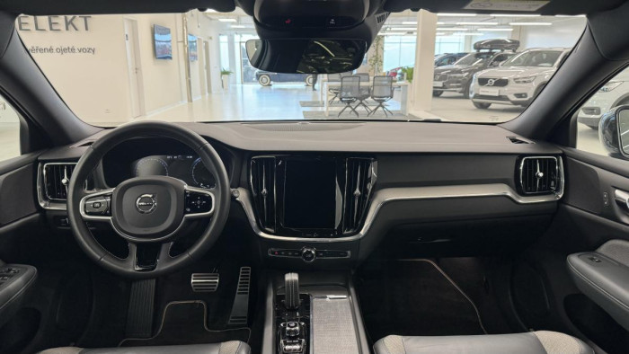 Volvo V60 V60 B4 R-DESIGN AUT REZERVACE