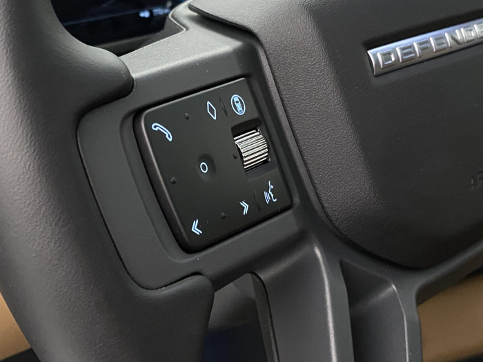 Land Rover Defender 110 D300 X-DYNAMIC HSE AWD AUT 3.0 d Dynamic