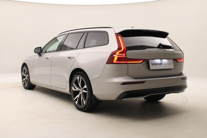 Volvo V60 B4 PLUS DARK AUT 1.maj