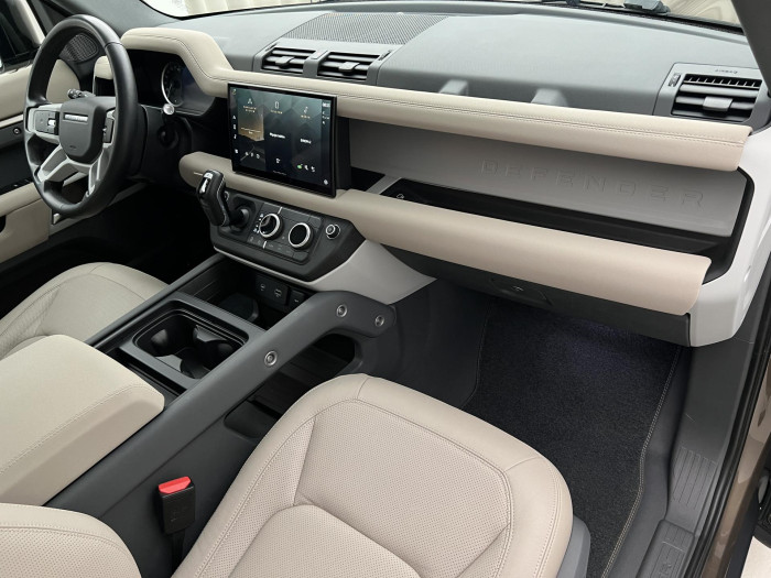 Land Rover Defender D250 SE AWD AUT CZ 3.0 d SE