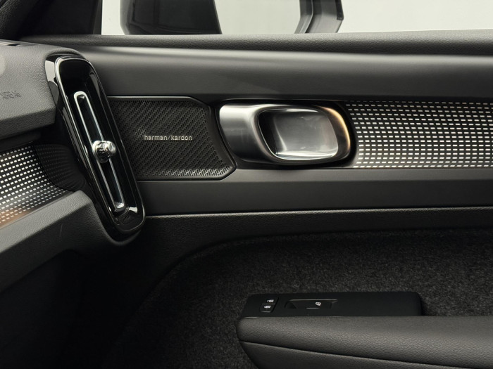 Volvo XC40 B3 DARK ULTRA CZ 1.maj