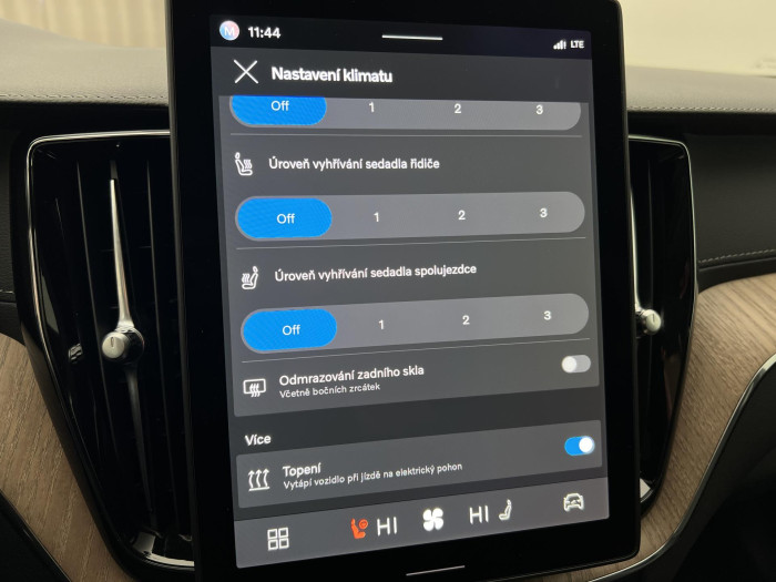 Volvo XC60 T6 AWD RECHARGE DARK ULTRA AUT