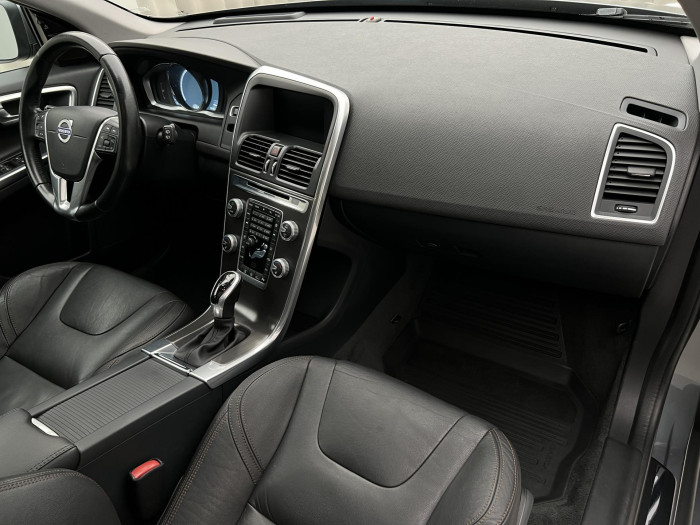 Volvo XC60 D3 SUMMUM AUT 2.0 d Summum