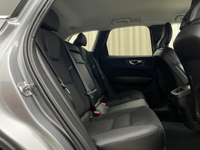 Volvo XC60 T4 MOMENTUM POLESTAR AUT CZ 2.0 Momentum