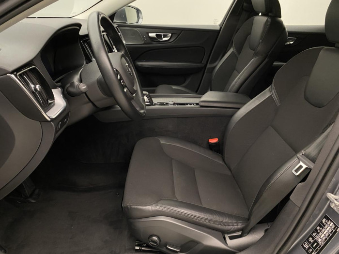 Volvo V60 B4 MOMENTUM AUT REZERVACE 2.0 Momentum