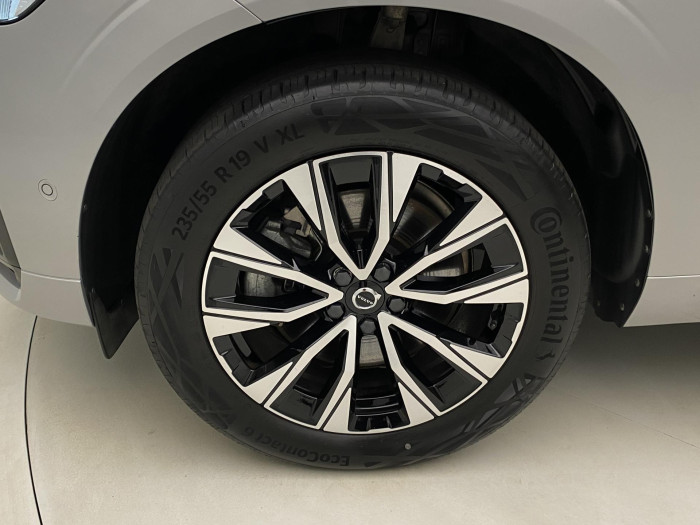 Volvo XC60 B4 PLUS DARK AUT 1.maj