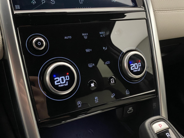 Land Rover Discovery Sport D200 AWD R-DYNAMIC REZERVACE 2.0 d Dynamic