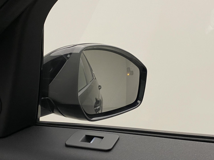 Land Rover Discovery Sport D200 AWD R-DYNAMIC REZERVACE 2.0 d Dynamic