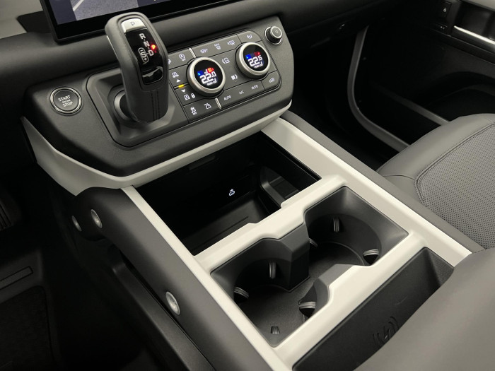 Land Rover Defender 110 D200 S AWD Aut REZERVACE 3.0 d