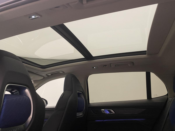 Lynk & Co 01 PHEV DCT AUT 1.maj.