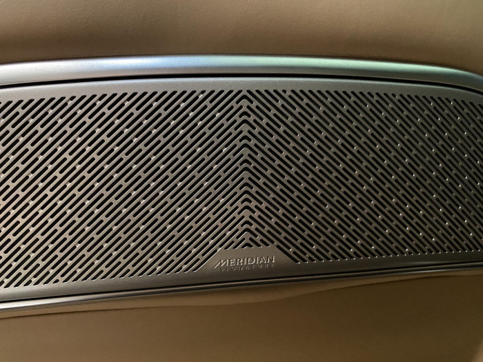 Land Rover Range Rover P550e AUTOBIOGRAPHY SWB