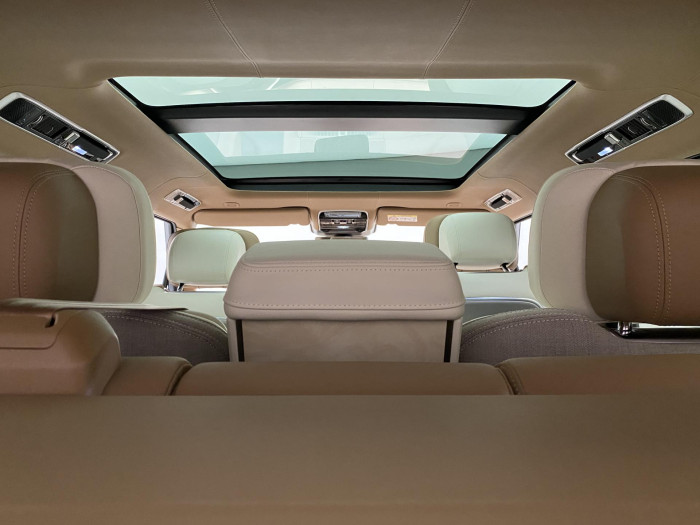 Land Rover Range Rover SV P615 SWB AWD AUT