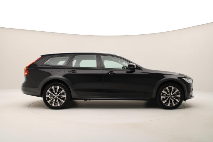 Volvo V90 CC B4 AWD PLUS AUT CZ 1.maj