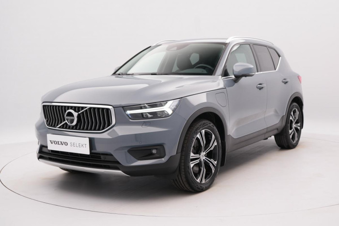 Volvo XC40 T5 RECHARGE REZERVACE