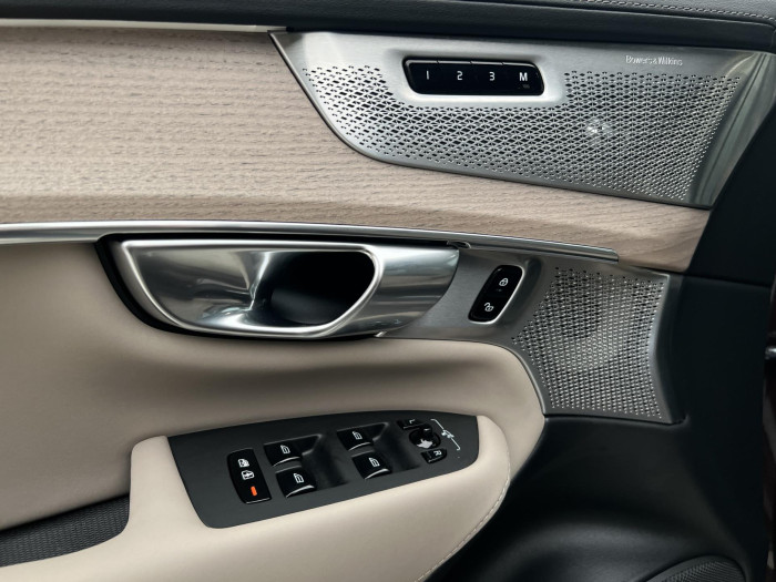 Volvo XC90 T8 AWD RECHARGE ULTRA BRIGHT